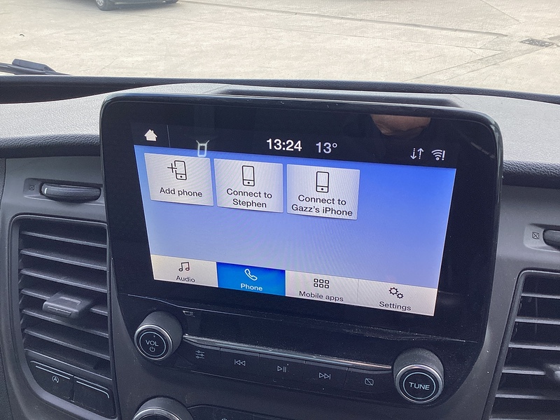 Ford 290 EcoBlue Trend MWB M/R A/C Euro 6