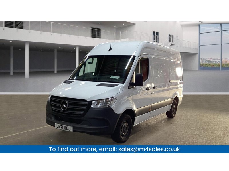 Mercedes 315 CDI Progressive MWB M/R A/C Euro 6