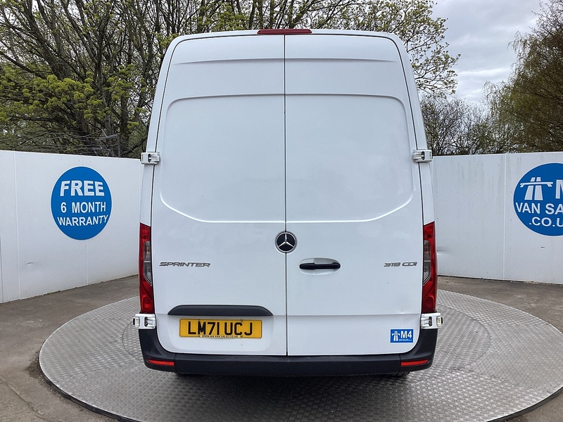 Mercedes 315 CDI Progressive MWB M/R A/C Euro 6