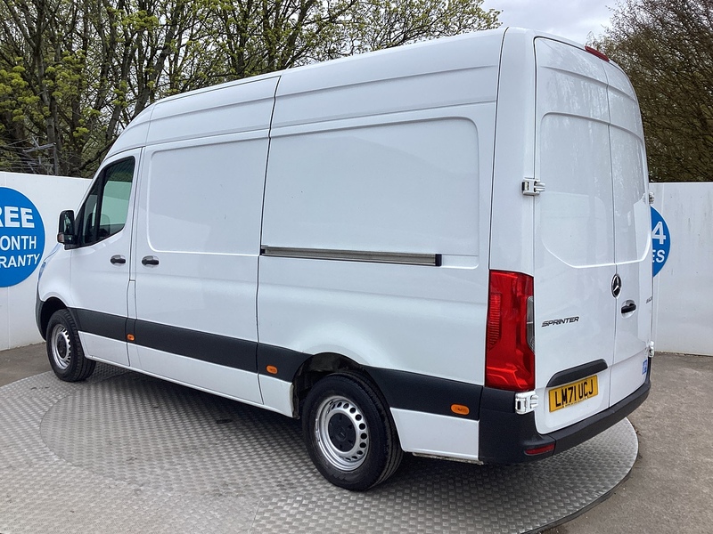 Mercedes 315 CDI Progressive MWB M/R A/C Euro 6