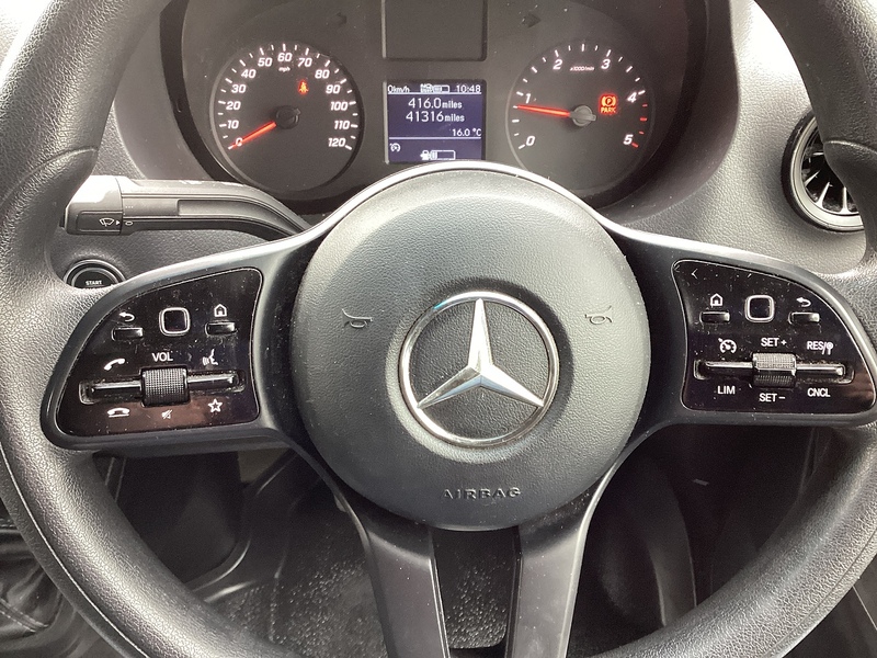 Mercedes 315 CDI Progressive MWB M/R A/C Euro 6