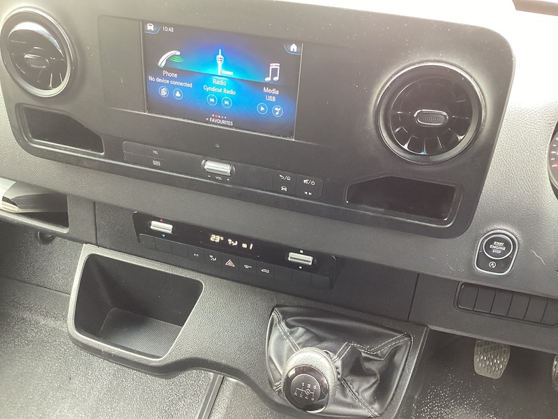 Mercedes 315 CDI Progressive MWB M/R A/C Euro 6