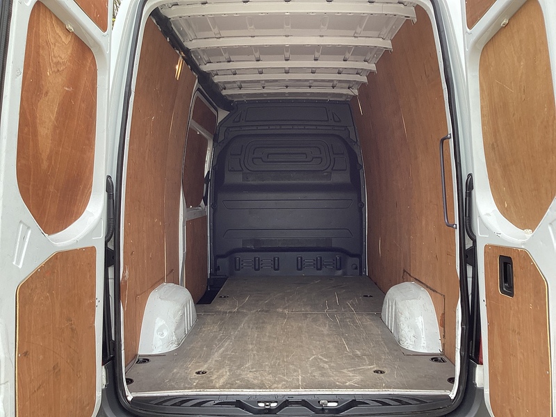 Mercedes 315 CDI Progressive MWB M/R A/C Euro 6