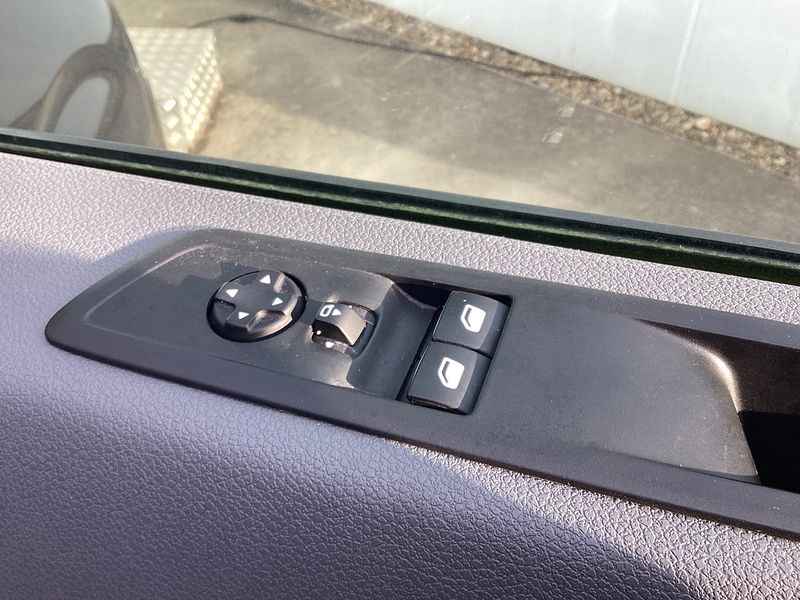 Vauxhall Turbo D 3100 Sportive LWB L/R A/C Euro 6