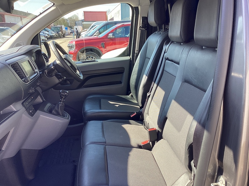 Vauxhall Turbo D 3100 Sportive LWB L/R A/C Euro 6