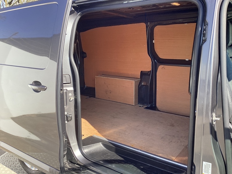 Vauxhall Turbo D 3100 Sportive LWB L/R A/C Euro 6