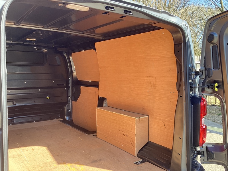 Vauxhall Turbo D 3100 Sportive LWB L/R A/C Euro 6
