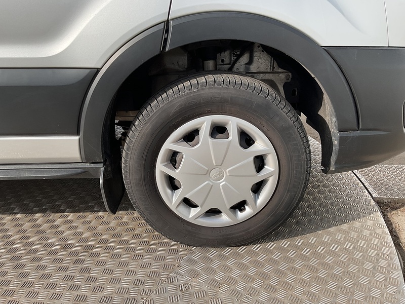 Ford 350 EcoBlue Trend 12 Seater 