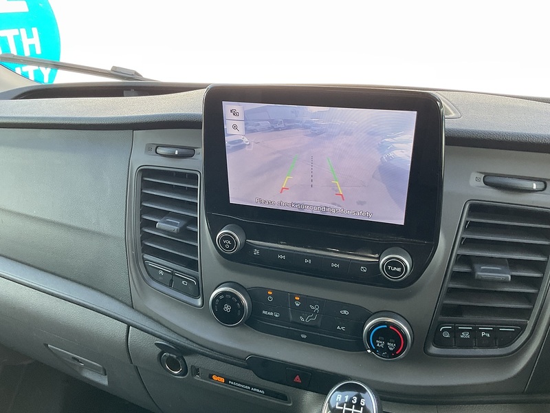 Ford 350 EcoBlue Trend 12 Seater 