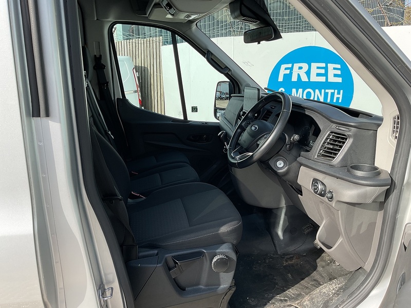 Ford 350 EcoBlue Trend 12 Seater 