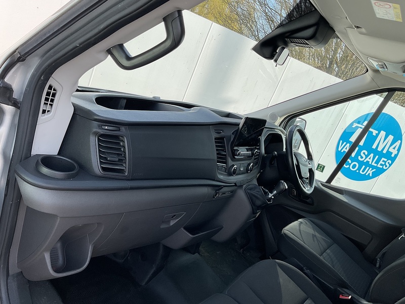 Ford 350 EcoBlue Trend 12 Seater 