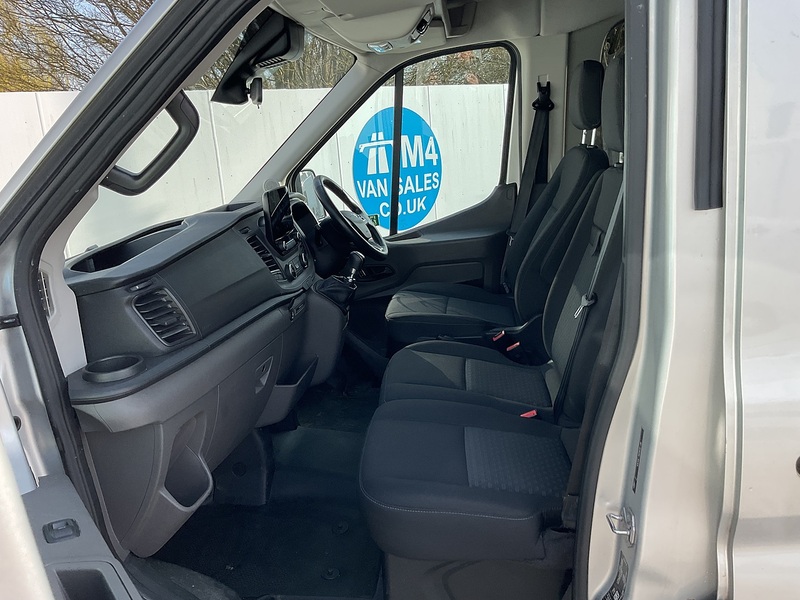 Ford 350 EcoBlue Trend 12 Seater 
