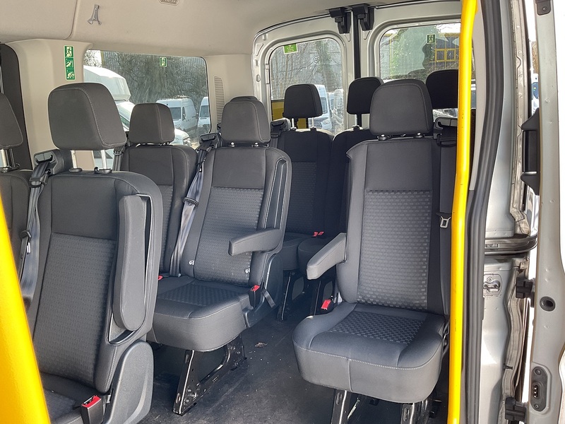 Ford 350 EcoBlue Trend 12 Seater 