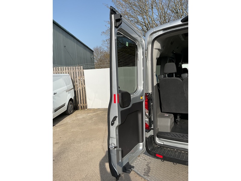 Ford 350 EcoBlue Trend 12 Seater 