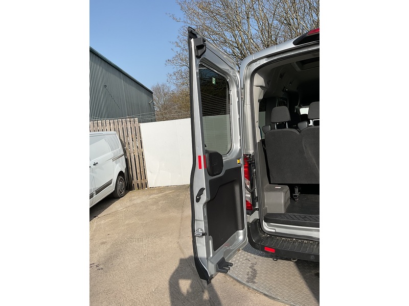 Ford 350 EcoBlue Trend 12 Seater 