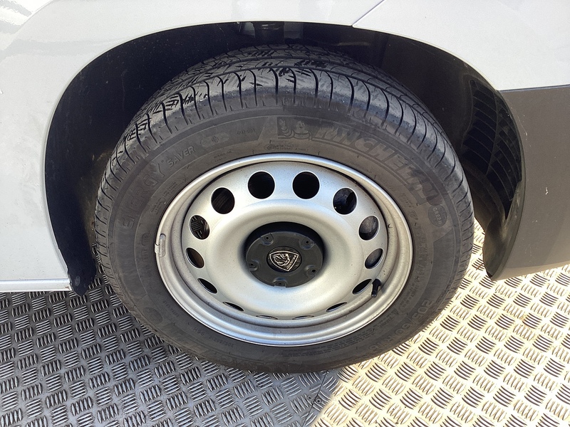 Peugeot BlueHDi 1000 Professional SWB Euro 6 **NO VAT**