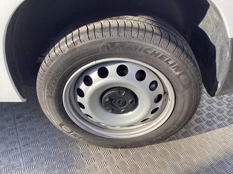 Peugeot BlueHDi 1000 Professional SWB Euro 6 **NO VAT**