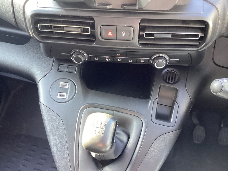 Peugeot BlueHDi 1000 Professional SWB Euro 6 **NO VAT**