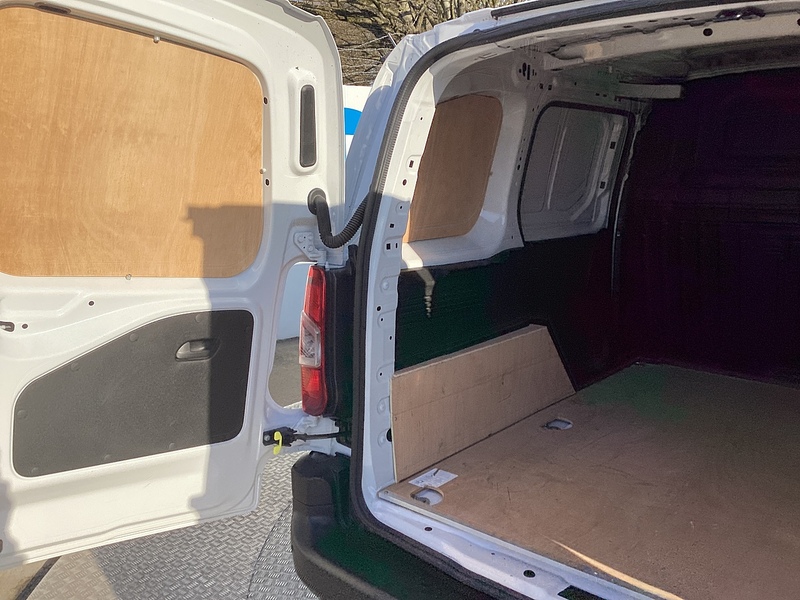 Peugeot BlueHDi 1000 Professional SWB Euro 6 **NO VAT**