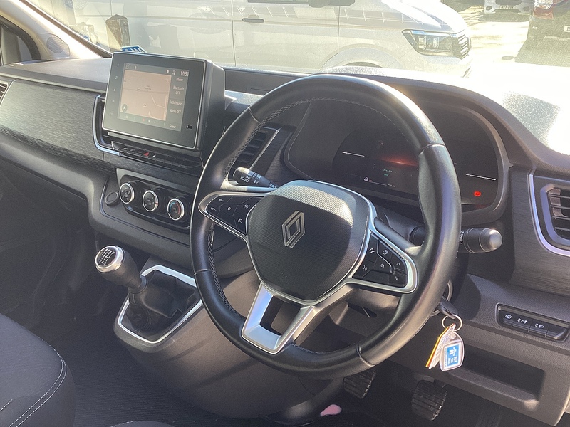 Renault dCi Blue SL30 Extra SWB L/R Euro 6