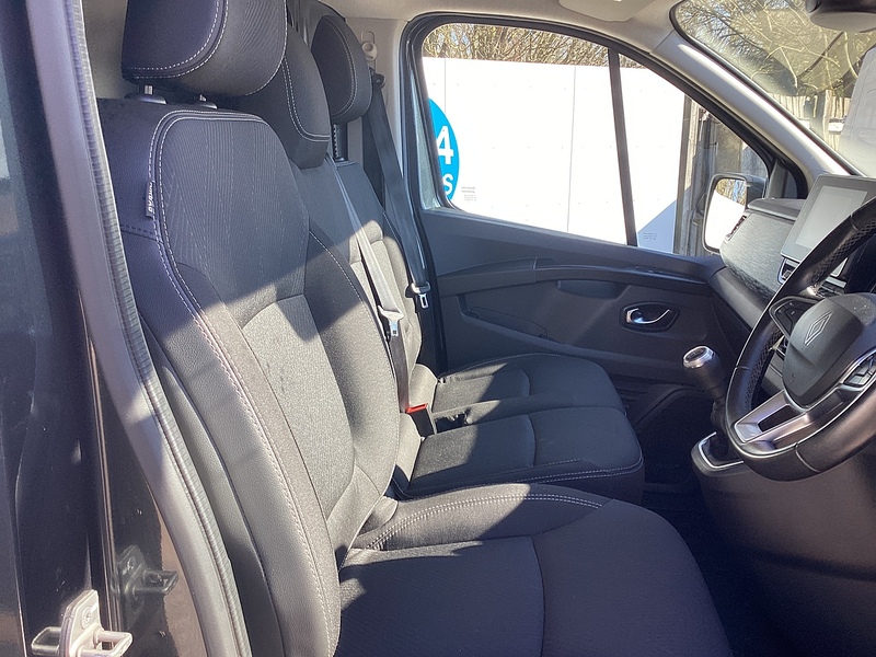 Renault dCi Blue SL30 Extra SWB L/R Euro 6