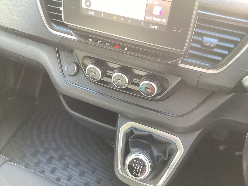 Renault dCi Blue SL30 Extra SWB L/R Euro 6