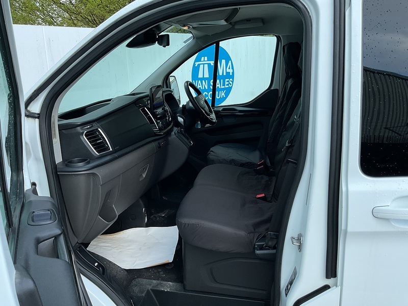 Ford 320 EcoBlue Limited SWB Euro 6