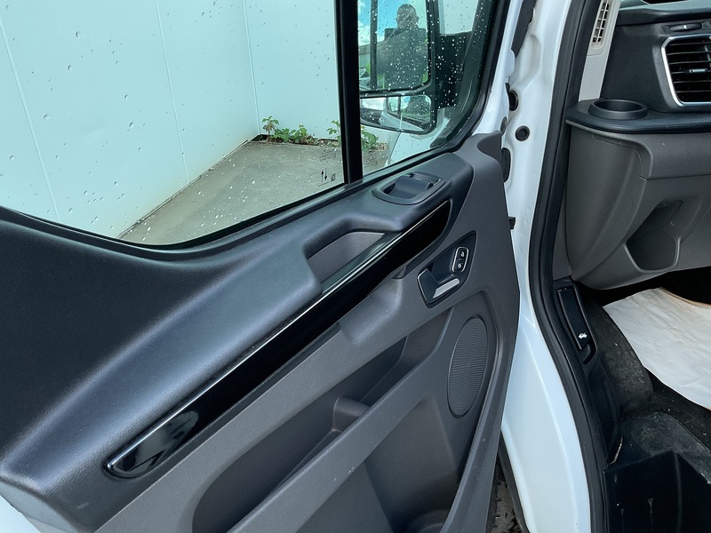 Ford 320 EcoBlue Limited SWB Euro 6