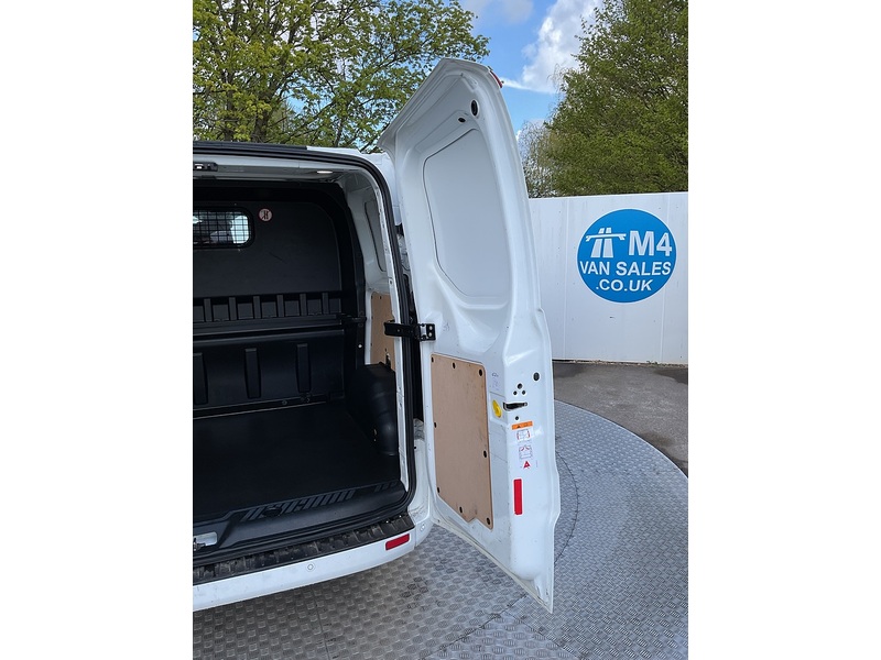 Ford 320 EcoBlue Limited SWB Euro 6