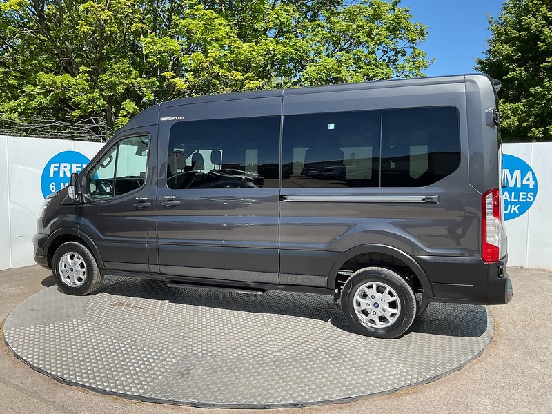 Ford 410 EcoBlue Limited 15 Seater 