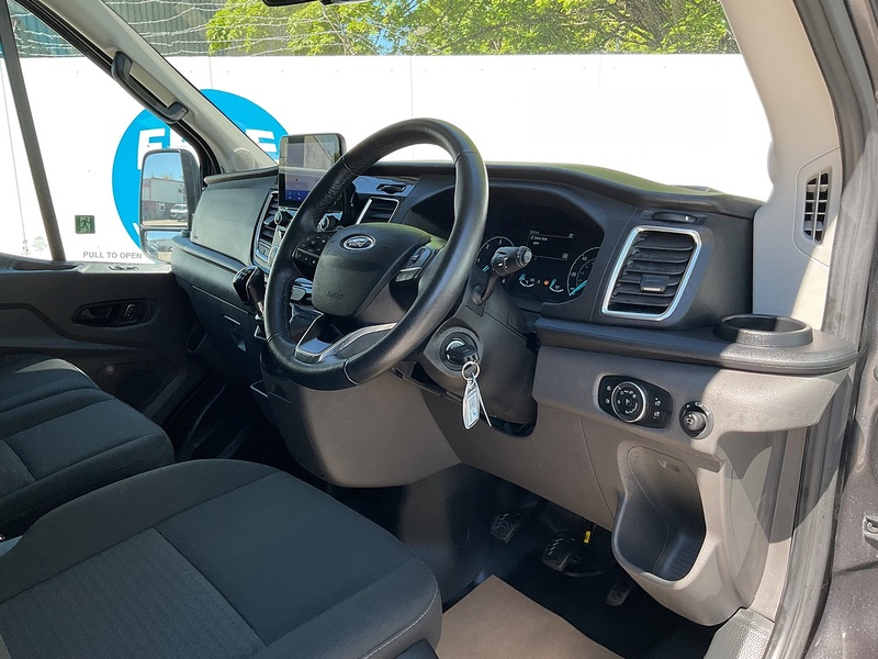 Ford 410 EcoBlue Limited 15 Seater 