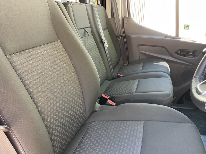 Ford 410 EcoBlue Limited 15 Seater 