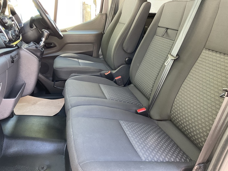Ford 410 EcoBlue Limited 15 Seater 