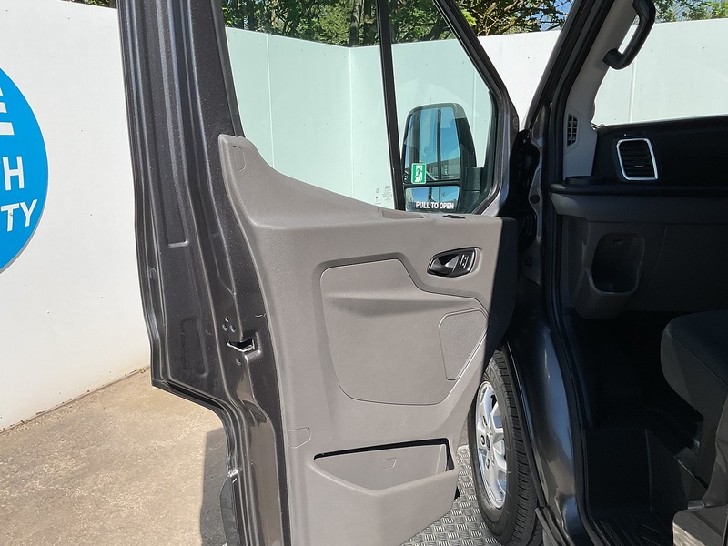 Ford 410 EcoBlue Limited 15 Seater 