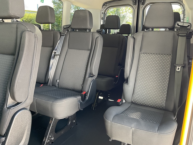 Ford 410 EcoBlue Limited 15 Seater 