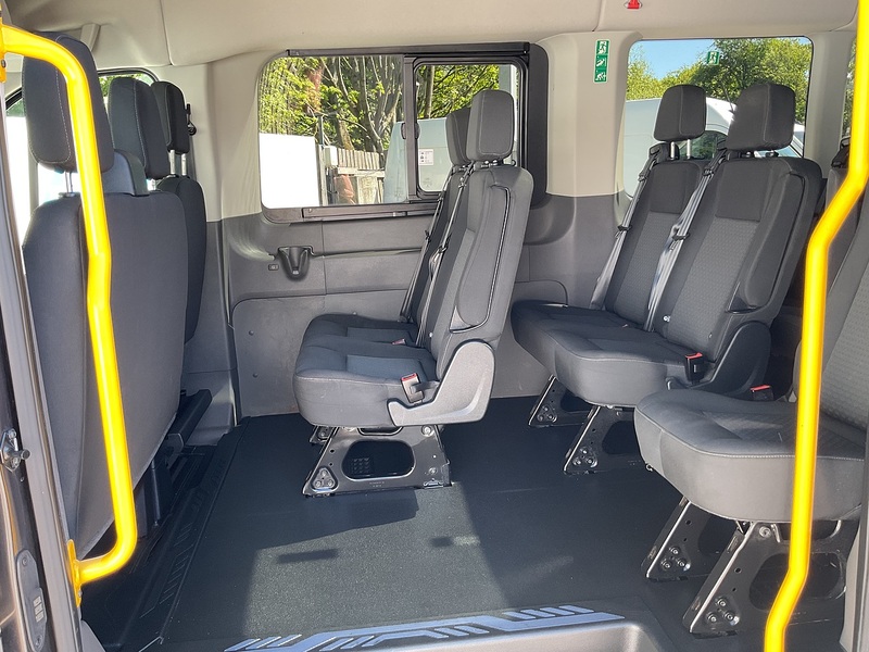Ford 410 EcoBlue Limited 15 Seater 