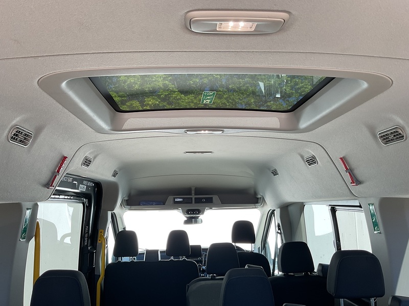 Ford 410 EcoBlue Limited 15 Seater 