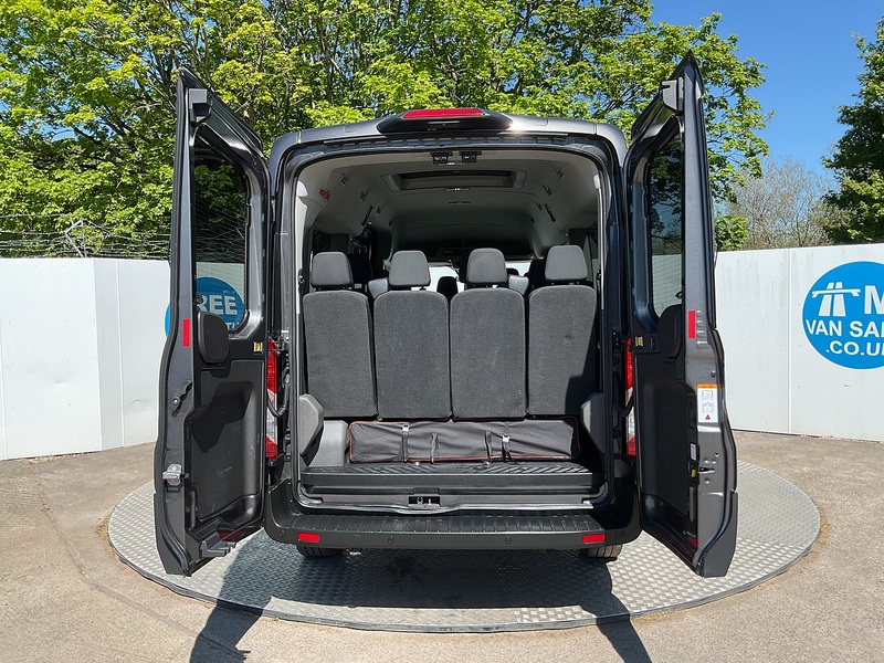 Ford 410 EcoBlue Limited 15 Seater 