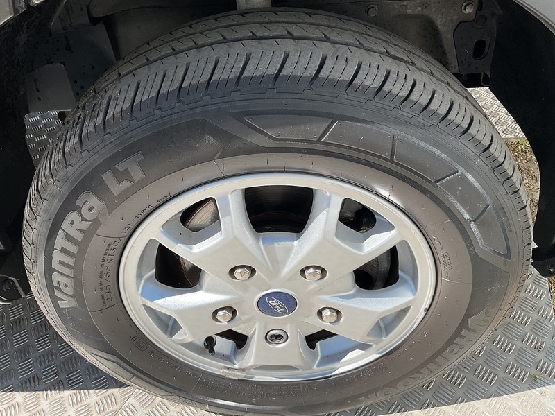 Ford 410 EcoBlue Limited 15 Seater 