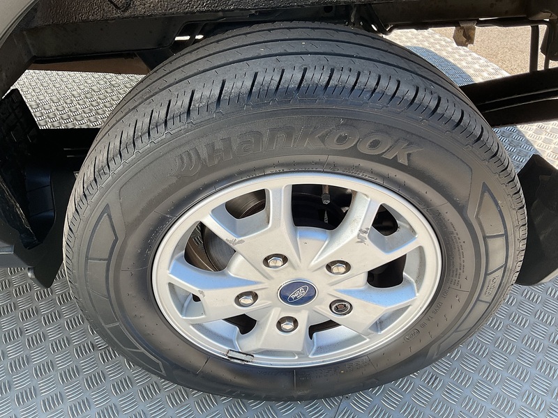 Ford 410 EcoBlue Limited 15 Seater 