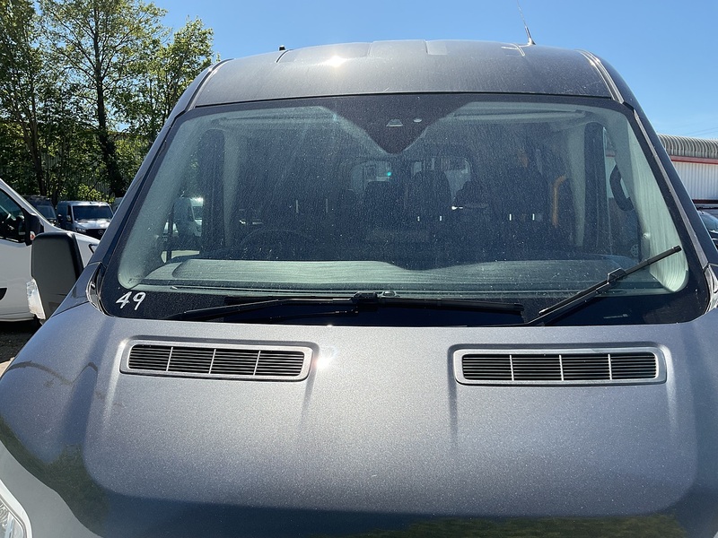 Ford 410 EcoBlue Limited 15 Seater 