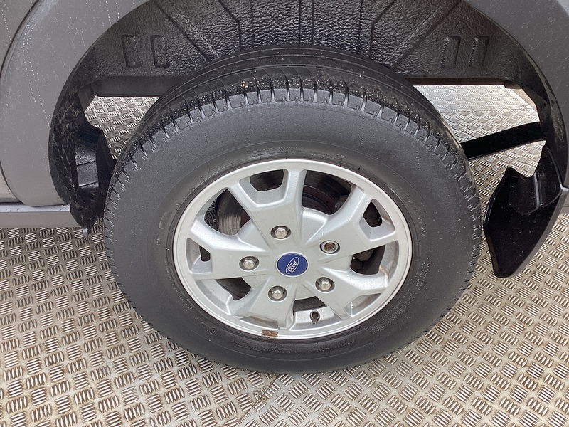 Ford 350 EcoBlue Limited M/R LWB A/C Euro 6 **NO VAT**