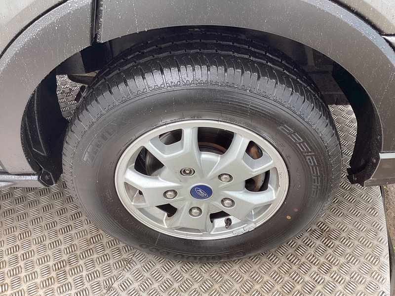 Ford 350 EcoBlue Limited M/R LWB A/C Euro 6 **NO VAT**