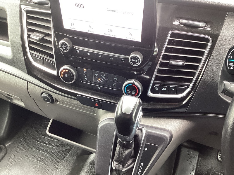 Ford 350 EcoBlue Limited M/R LWB A/C Euro 6 **NO VAT**