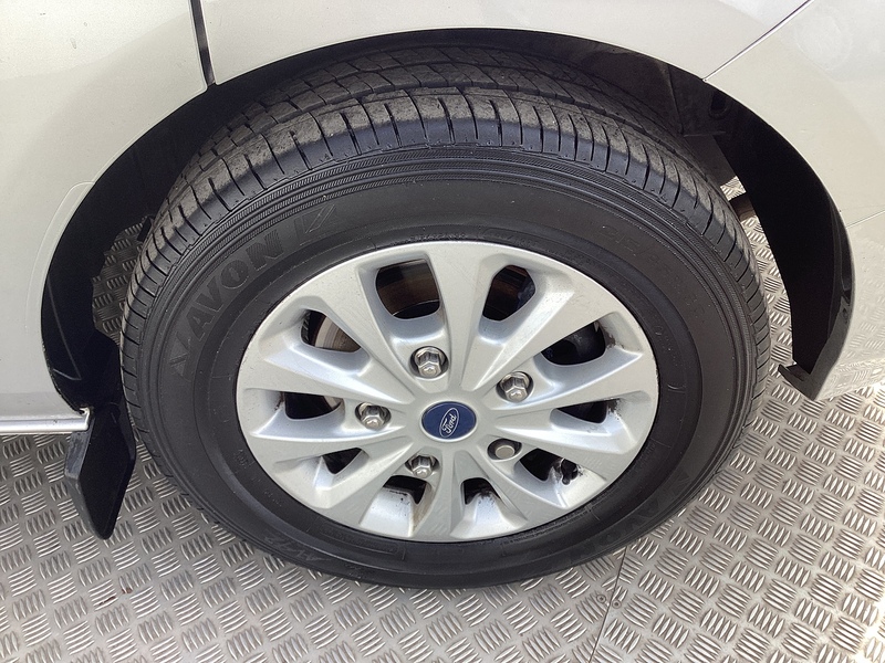 Ford 320 EcoBlue Limited Crewcab LWB L/R Euro 6