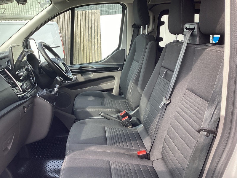 Ford 320 EcoBlue Limited Crewcab LWB L/R Euro 6