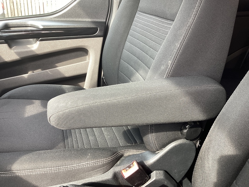 Ford 320 EcoBlue Limited Crewcab LWB L/R Euro 6