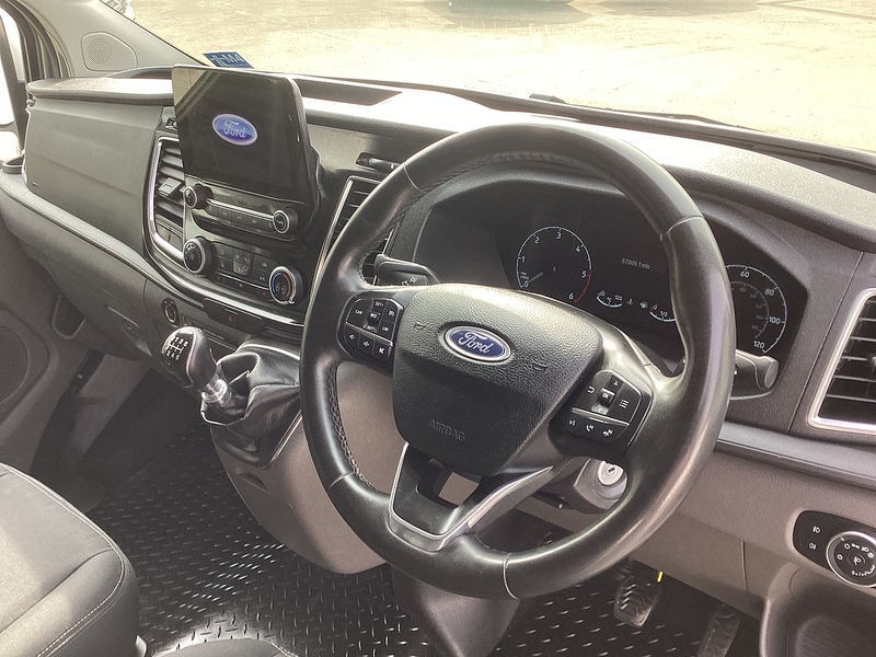 Ford 320 EcoBlue Limited Crewcab LWB L/R Euro 6