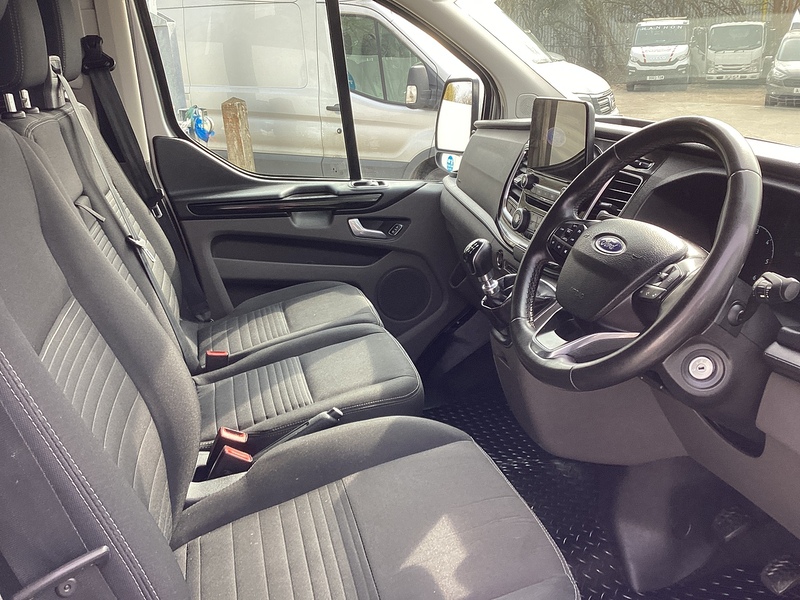 Ford 320 EcoBlue Limited Crewcab LWB L/R Euro 6