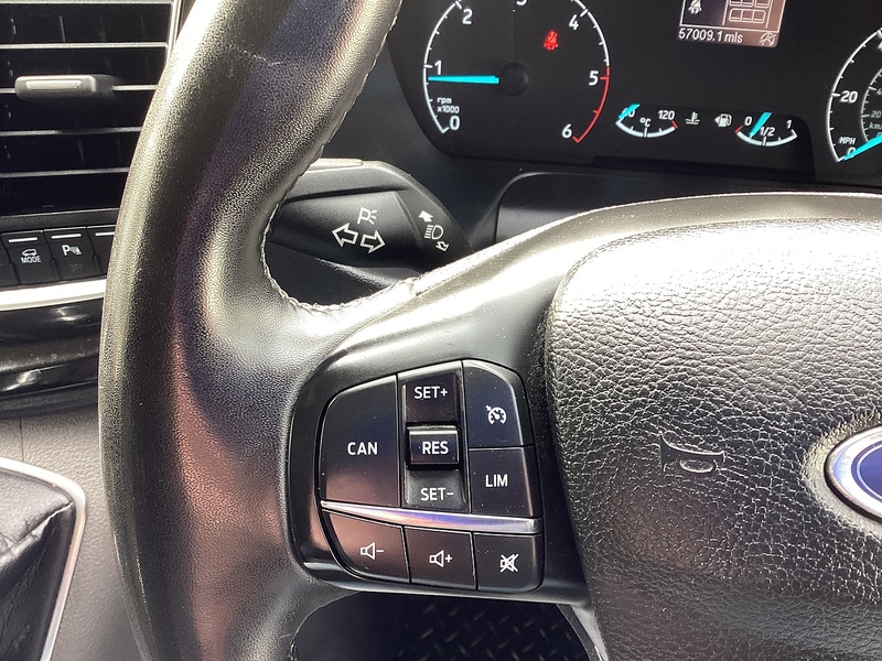 Ford 320 EcoBlue Limited Crewcab LWB L/R Euro 6